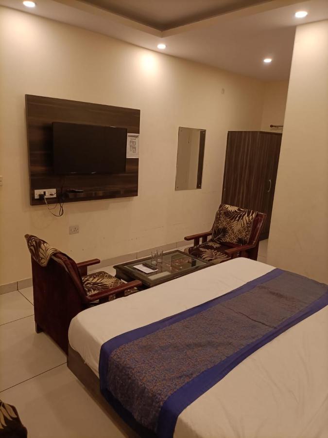 Hotel Aerotech Near Igi Airport New Delhi Luaran gambar